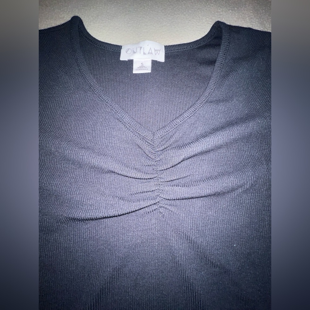 Black Tee - Picture 4 of 4
